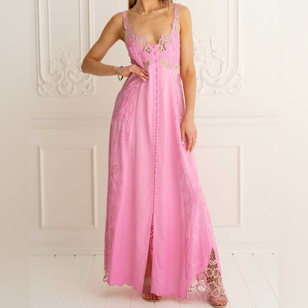 Zaimara Dress Heavenly Embroidered Button Maxi S M‎